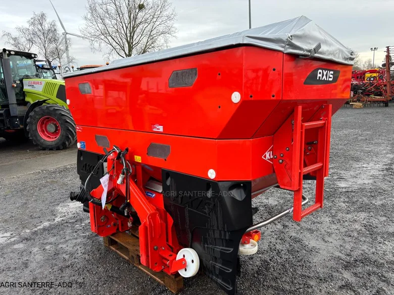 Pulvérisateur et distributeur à engrais KUHN AXIS 40.2