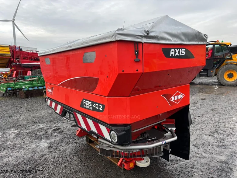 Pulvérisateur et distributeur à engrais KUHN AXIS 40.2