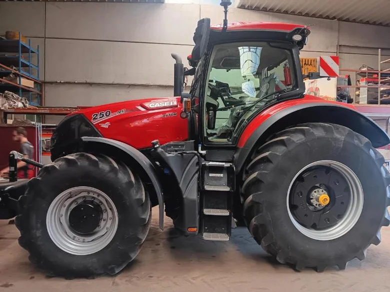 Tracteur CASE IH OPTUM 250 CVX