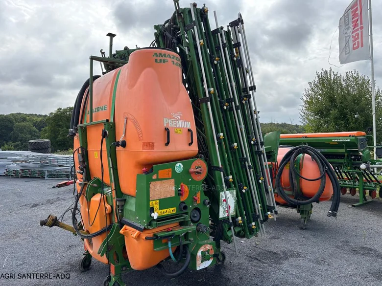 Pulvérisateur et distributeur à engrais AMAZONE UF TWIN 2801