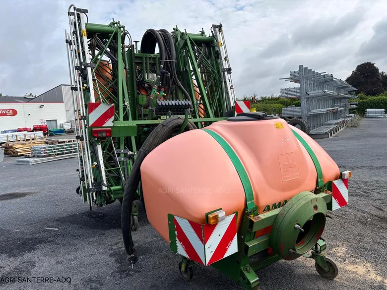 Pulvérisateur et distributeur à engrais AMAZONE UF TWIN 2801