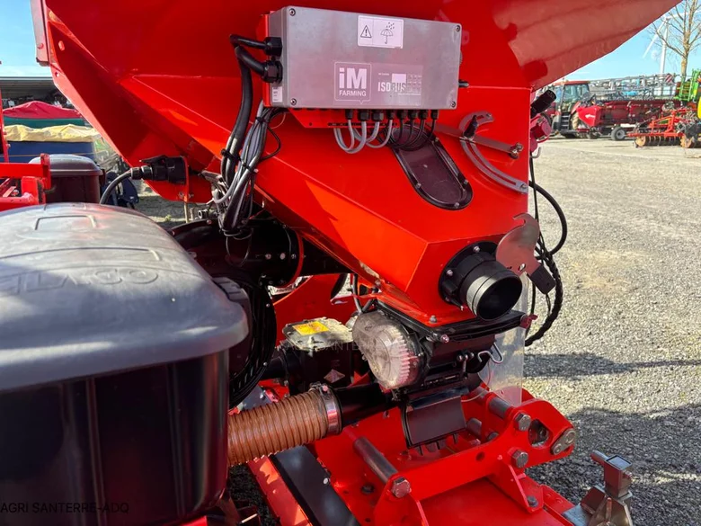 Semoir KUBOTA SD3301