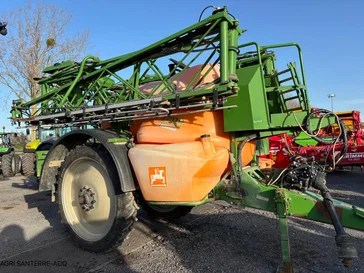 Pulvérisateur et distributeur à engrais AMAZONE UX 3200