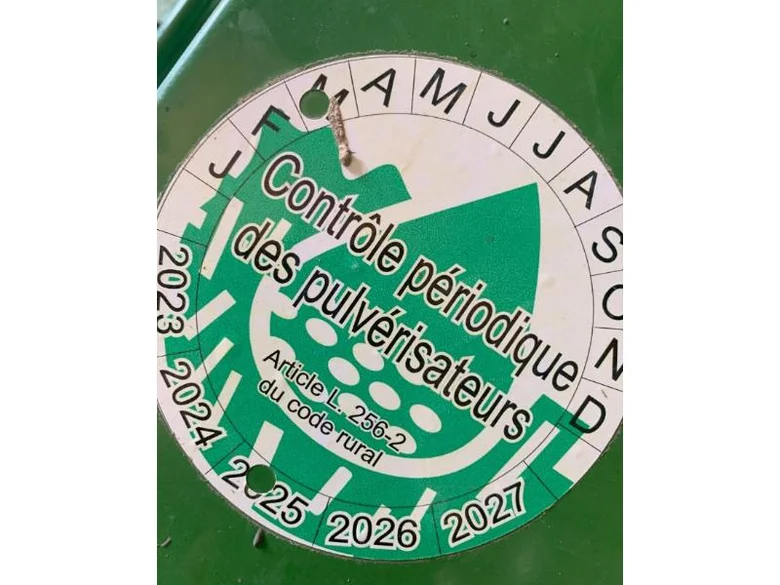 Pulvérisateur et distributeur à engrais AMAZONE UX 3200
