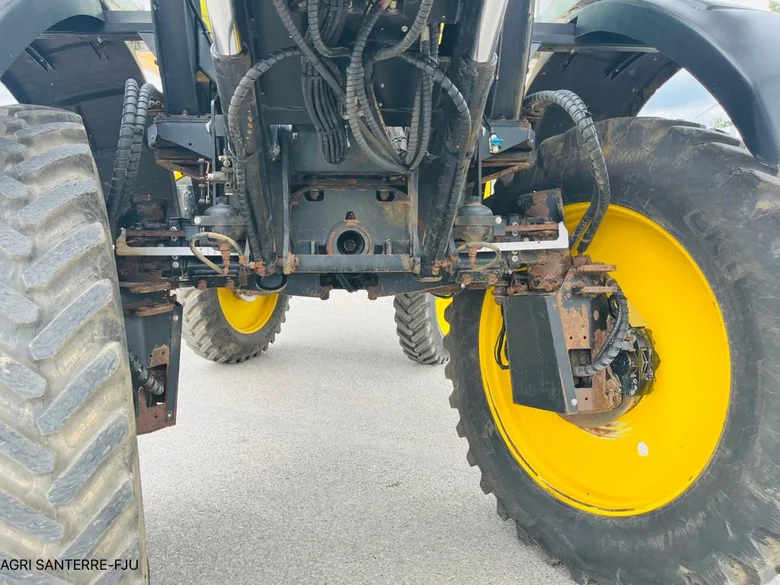 Pulvérisateur et distributeur à engrais ARTEC F40