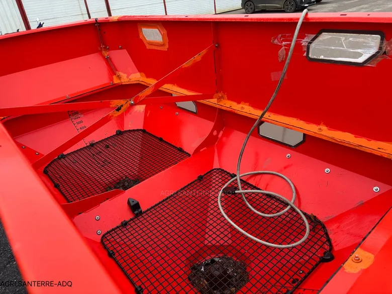 Pulvérisateur et distributeur à engrais KUHN AXIS 401 W