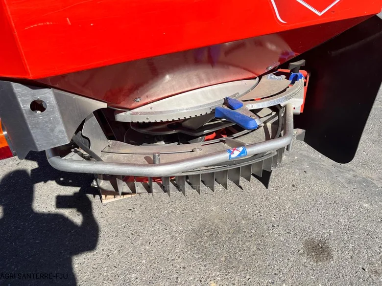 Pulvérisateur et distributeur à engrais KUHN AXIS 401 W