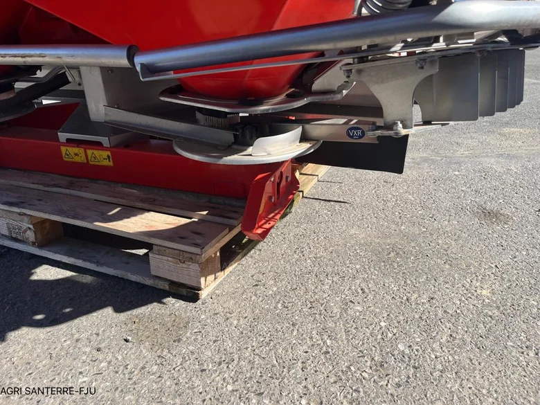 Pulvérisateur et distributeur à engrais KUHN AXIS 401 W