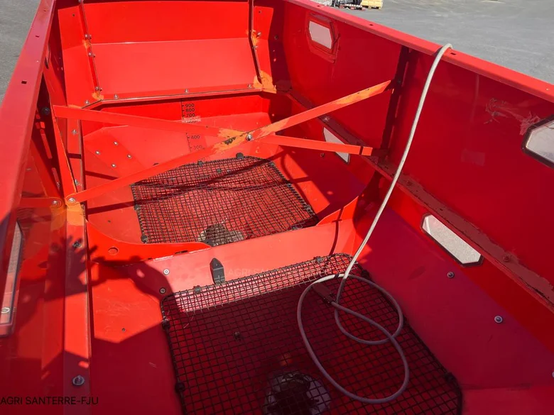 Pulvérisateur et distributeur à engrais KUHN AXIS 401 W