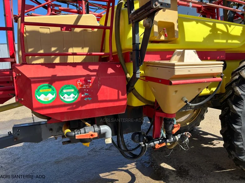 Pulvérisateur et distributeur à engrais VICON MANAGER LS 2504