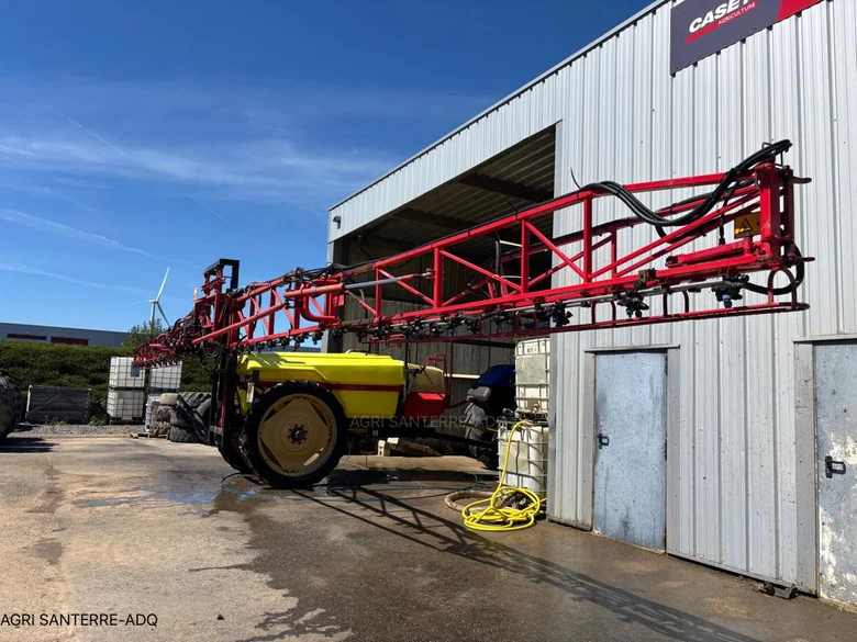 Pulvérisateur et distributeur à engrais VICON MANAGER LS 2504