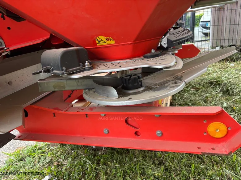 Pulvérisateur et distributeur à engrais KUHN AXIS 50.2 W