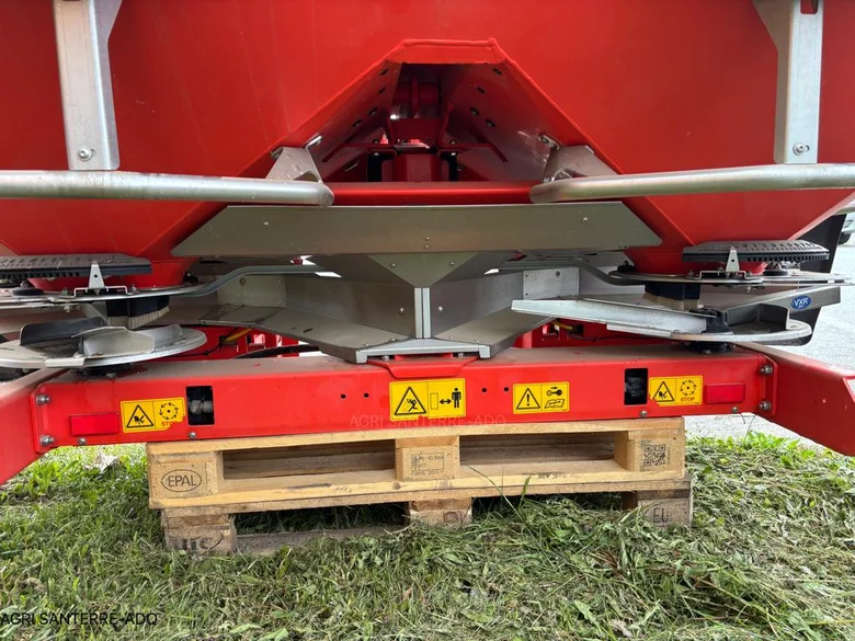 Pulvérisateur et distributeur à engrais KUHN AXIS 50.2 W