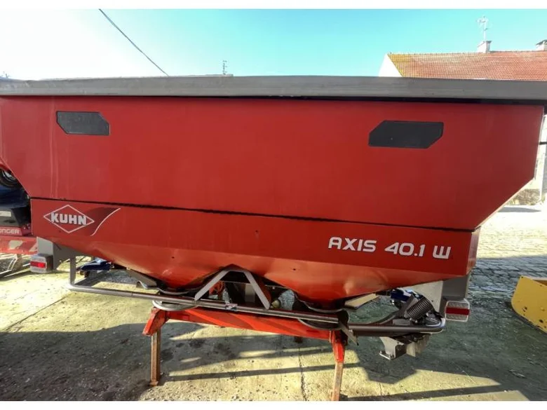 Pulvérisateur et distributeur à engrais KUHN AXIS 401 W
