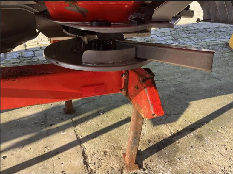 Pulvérisateur et distributeur à engrais KUHN AXIS 401 W