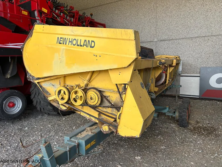 Moissonneuse batteuse NEW-HOLLAND TX 64