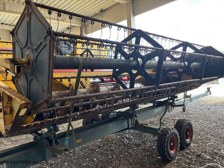 Moissonneuse batteuse NEW-HOLLAND TX 64