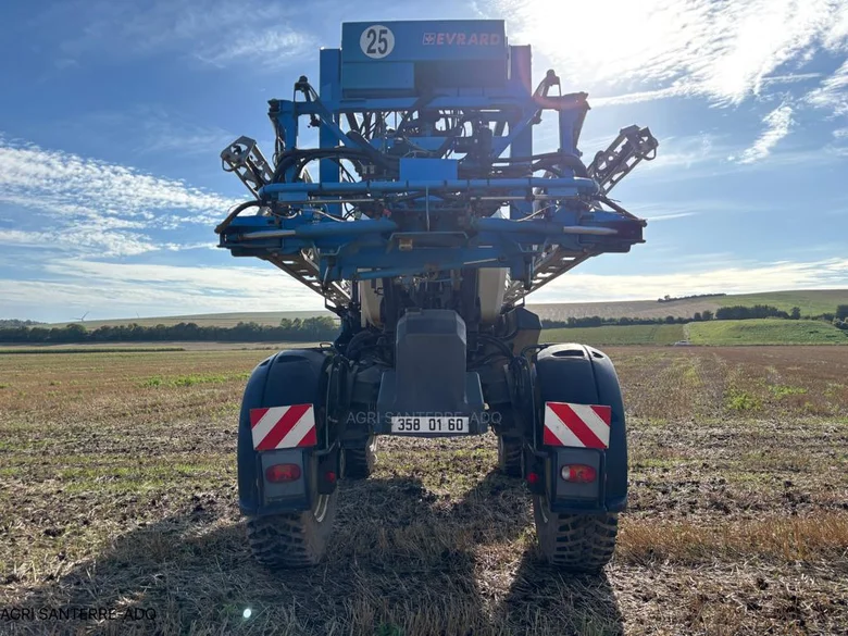 Pulvérisateur et distributeur à engrais EVRARD ALPHA