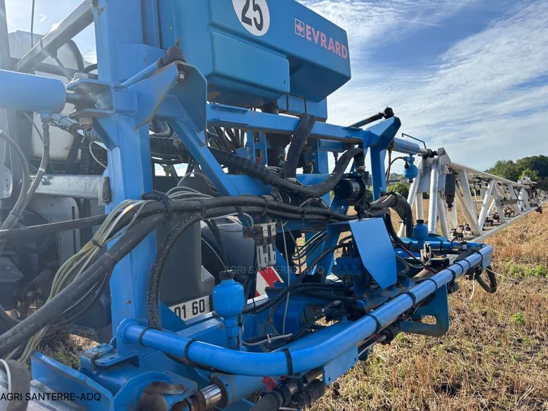 Pulvérisateur et distributeur à engrais EVRARD ALPHA