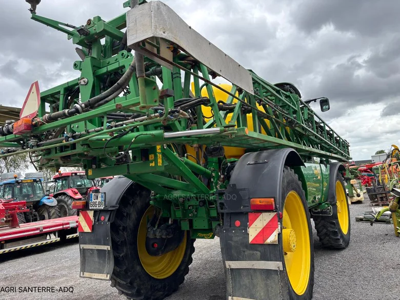 Pulvérisateur et distributeur à engrais JOHN-DEERE R4040