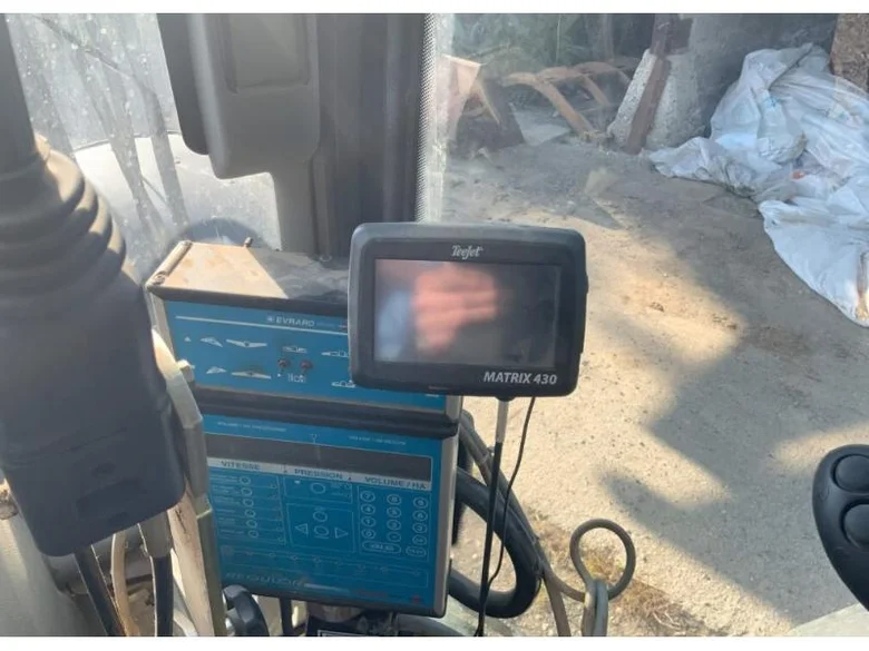 Pulvérisateur et distributeur à engrais EVRARD METEOR