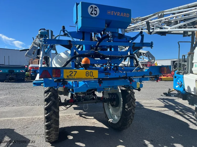 Pulvérisateur et distributeur à engrais EVRARD METEOR