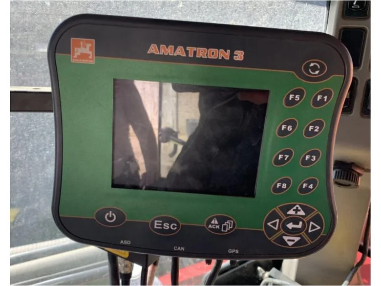 Pulvérisateur et distributeur à engrais AMAZONE UF TWIN 2801