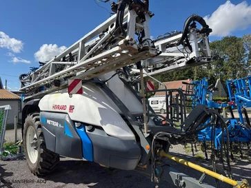 Pulvérisateur et distributeur à engrais EVRARD METEOR
