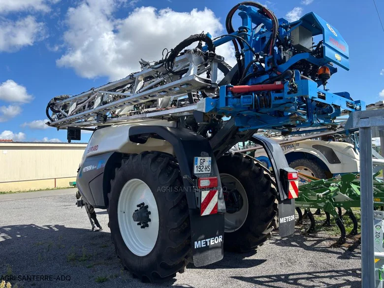 Pulvérisateur et distributeur à engrais EVRARD METEOR
