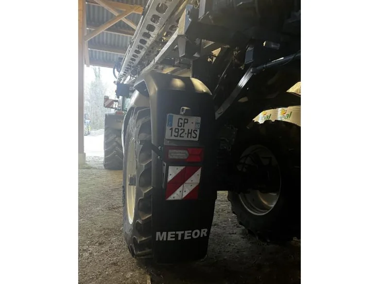 Pulvérisateur et distributeur à engrais EVRARD METEOR