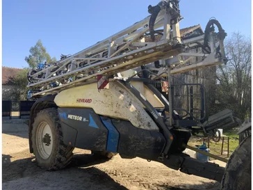 Pulvérisateur et distributeur à engrais EVRARD METEOR