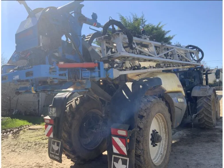 Pulvérisateur et distributeur à engrais EVRARD METEOR