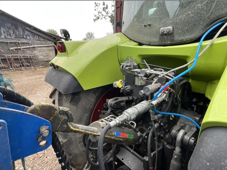 Tracteur CLAAS ARION 650