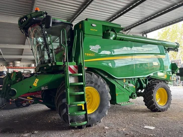 Moissonneuse batteuse JOHN-DEERE T660