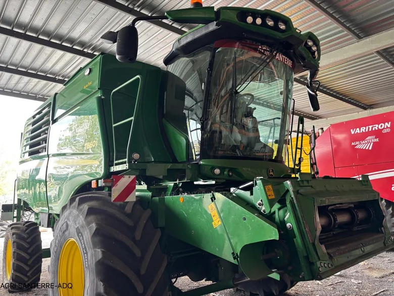 Moissonneuse batteuse JOHN-DEERE T660