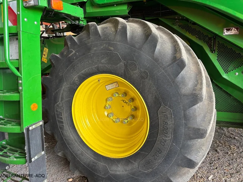 Moissonneuse batteuse JOHN-DEERE T660