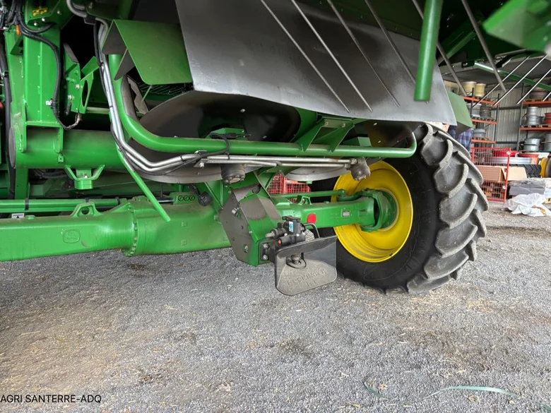 Moissonneuse batteuse JOHN-DEERE T660