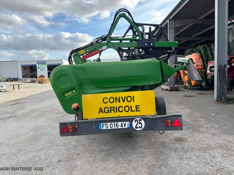 Moissonneuse batteuse JOHN-DEERE T660