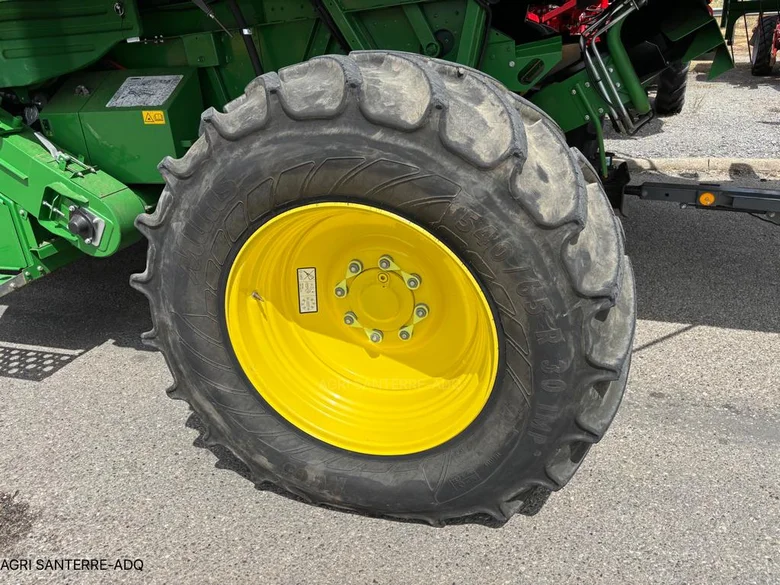 Moissonneuse batteuse JOHN-DEERE T660