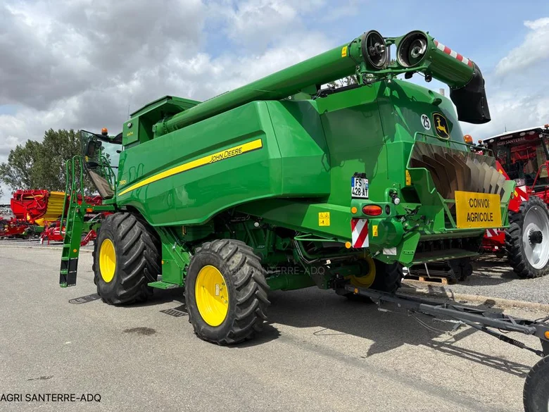 Moissonneuse batteuse JOHN-DEERE T660