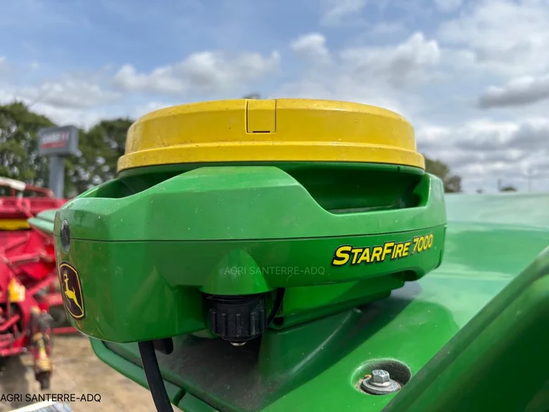 Moissonneuse batteuse JOHN-DEERE T660