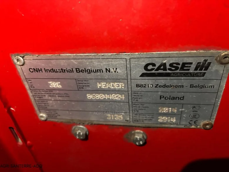 Moissonneuse batteuse CASE IH AXIAL-FLOW 8240