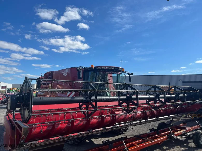 Moissonneuse batteuse CASE IH AXIAL-FLOW 8240