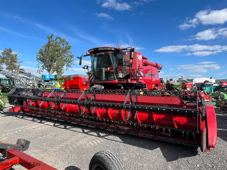Moissonneuse batteuse CASE IH AXIAL-FLOW 8240