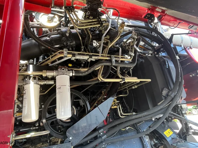 Moissonneuse batteuse CASE IH AXIAL-FLOW 8240
