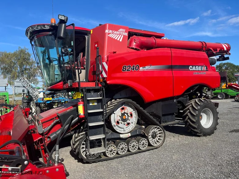 Moissonneuse batteuse CASE IH AXIAL-FLOW 8240