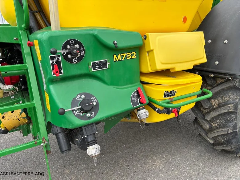 Pulvérisateur et distributeur à engrais JOHN-DEERE 732