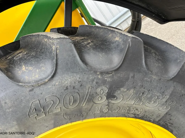 Pulvérisateur et distributeur à engrais JOHN-DEERE 732