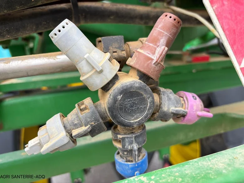 Pulvérisateur et distributeur à engrais JOHN-DEERE 732