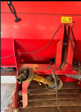 Pulvérisateur et distributeur à engrais KUHN MDS 1132